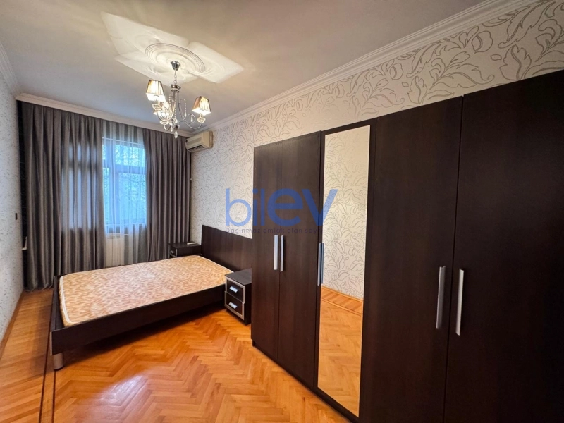 Satış 2 otaqlı Köhnə Tikili bina evi  80m², Bakı