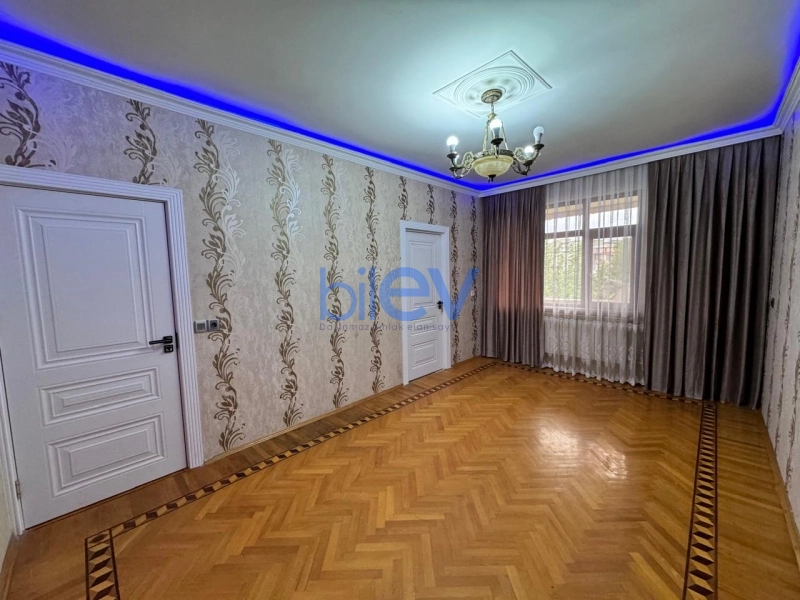 Satış 2 otaqlı Köhnə Tikili bina evi  80m², Bakı