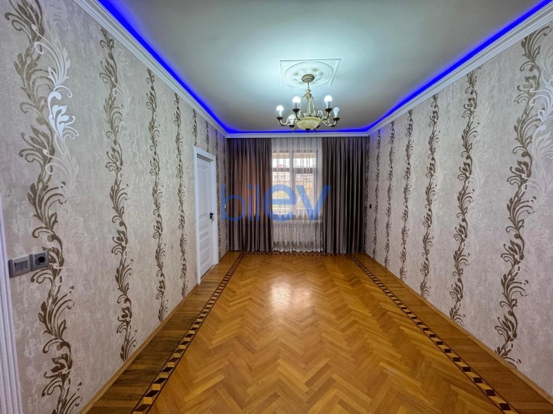 Satış 2 otaqlı Köhnə Tikili bina evi  80m², Bakı