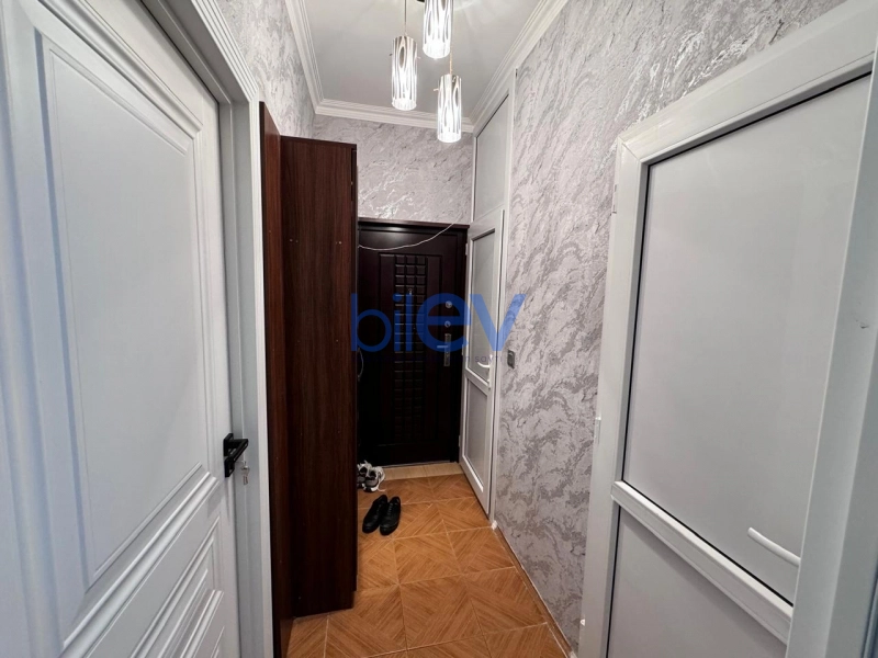 Satış 2 otaqlı Köhnə Tikili bina evi  80m², Bakı