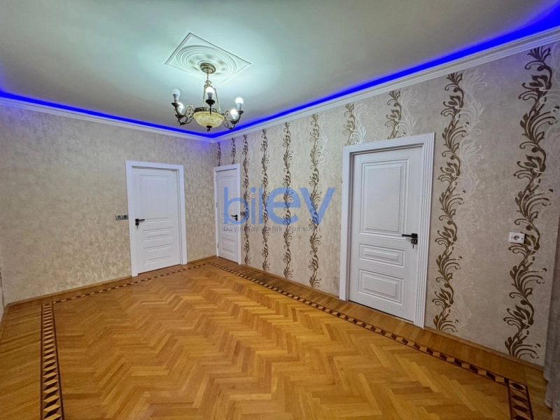 Satış 2 otaqlı Köhnə Tikili bina evi  80m², Bakı