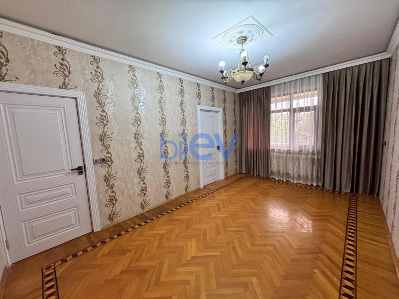 Satış 2 otaqlı Köhnə Tikili bina evi  80m², Bakı
