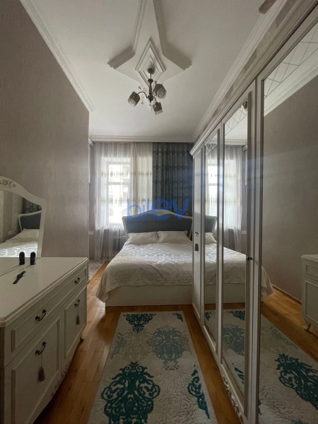 Satış 3 otaqlı Köhnə Tikili bina evi  64m², Bakı