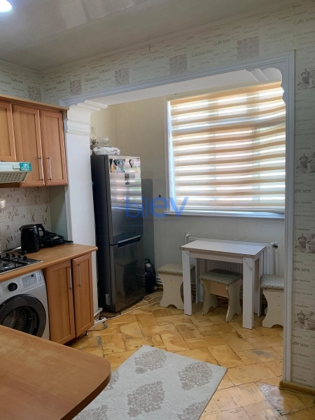 Satış 2 otaqlı Köhnə Tikili bina evi  66m², Bakı