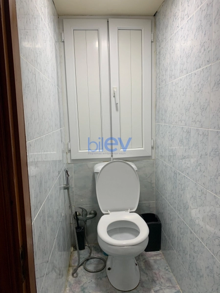 Satış 2 otaqlı Köhnə Tikili bina evi  66m², Bakı