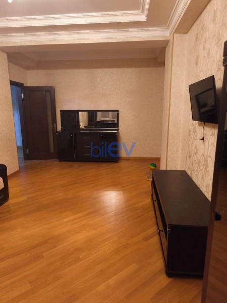 Aylıq Kirayə 3 otaqlı Yeni Tikili bina evi  132m², Bakı
