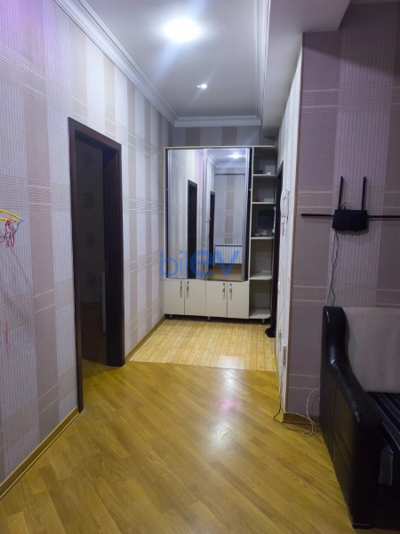 Aylıq Kirayə 3 otaqlı Yeni Tikili bina evi  132m², Bakı