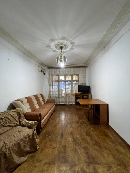 Satış 2 otaqlı Köhnə Tikili bina evi  60m², Bakı