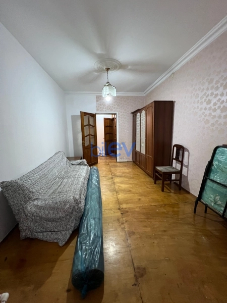 Satış 2 otaqlı Köhnə Tikili bina evi  60m², Bakı