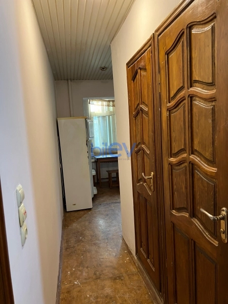 Satış 2 otaqlı Köhnə Tikili bina evi  60m², Bakı