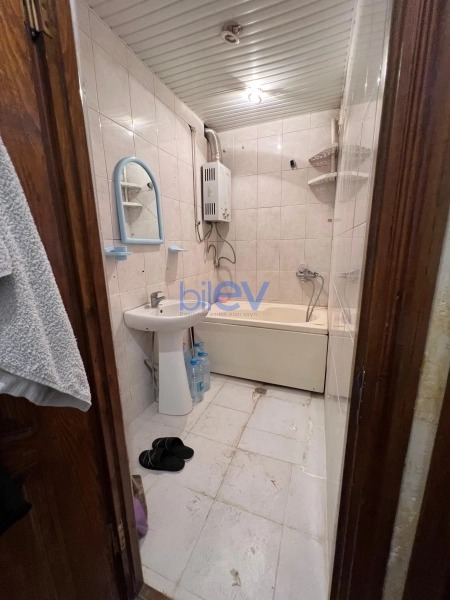 Satış 2 otaqlı Köhnə Tikili bina evi  60m², Bakı