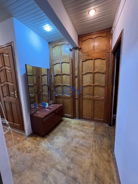 Satış 2 otaqlı Köhnə Tikili bina evi  60m², Bakı