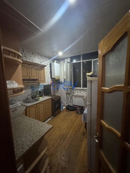 Aylıq Kirayə 3 otaqlı Yeni Tikili bina evi  80m², Bakı