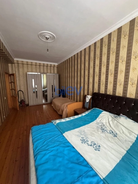 Aylıq Kirayə 3 otaqlı Yeni Tikili bina evi  80m², Bakı