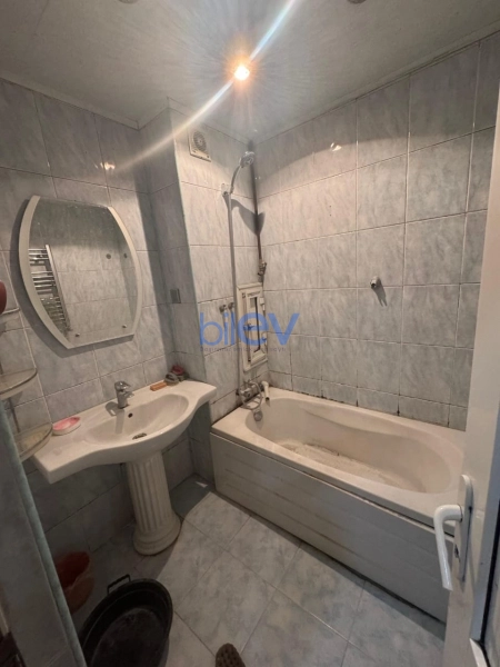 Aylıq Kirayə 3 otaqlı Yeni Tikili bina evi  80m², Bakı