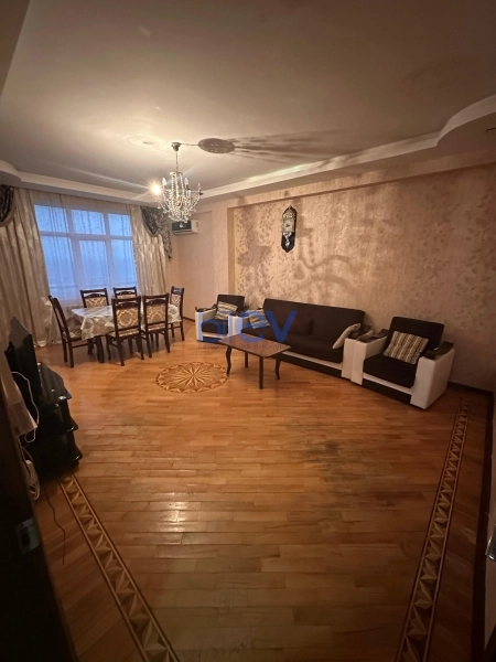Aylıq Kirayə 3 otaqlı Yeni Tikili bina evi  120m², Bakı