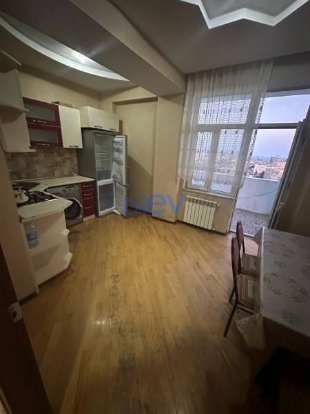 Aylıq Kirayə 3 otaqlı Yeni Tikili bina evi  120m², Bakı