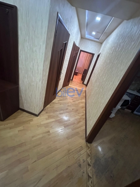 Aylıq Kirayə 3 otaqlı Yeni Tikili bina evi  120m², Bakı