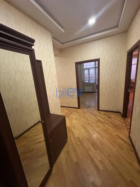 Aylıq Kirayə 3 otaqlı Yeni Tikili bina evi  120m², Bakı