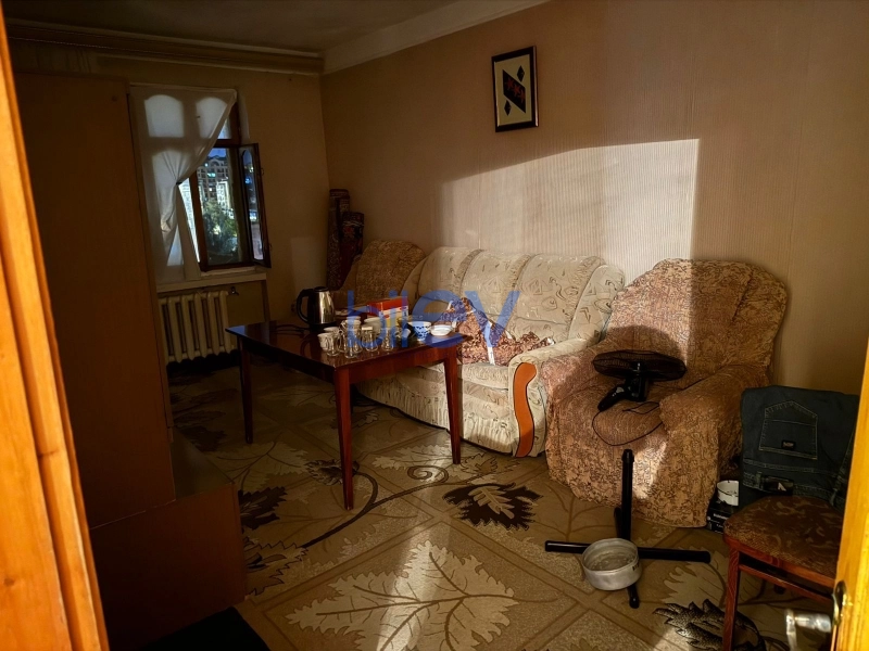 Aylıq Kirayə 3 otaqlı Köhnə Tikili bina evi  70m², Bakı