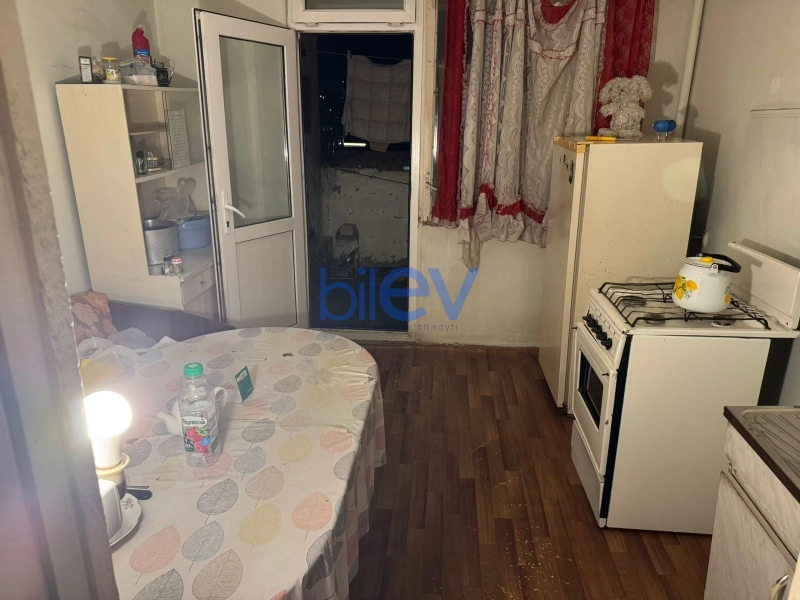 Aylıq Kirayə 3 otaqlı Köhnə Tikili bina evi  70m², Bakı