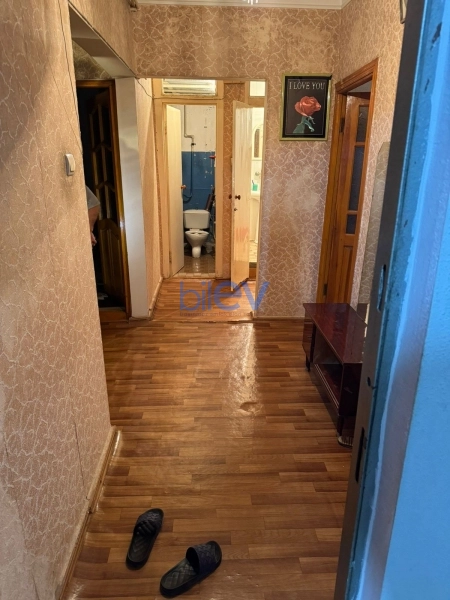 Aylıq Kirayə 3 otaqlı Köhnə Tikili bina evi  70m², Bakı