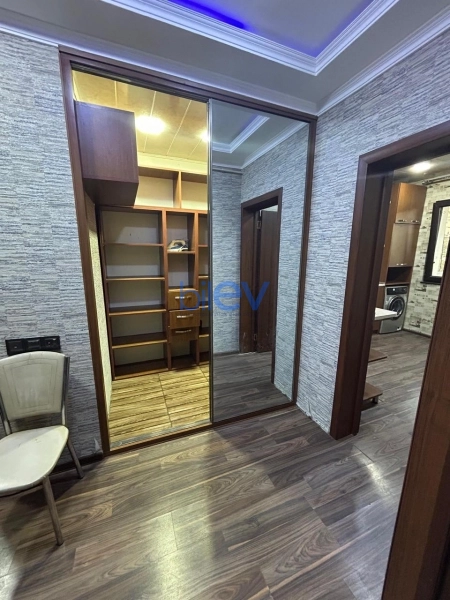 Aylıq Kirayə 2 otaqlı Köhnə Tikili bina evi  60m², Bakı