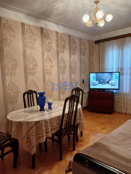 Satış 2 otaqlı Köhnə Tikili bina evi  56m², Bakı