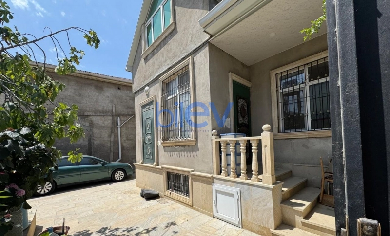 Aylıq Kirayə 4 otaqlı Həyət evi  130m², Bakı