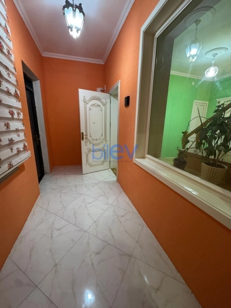 Aylıq Kirayə 4 otaqlı Həyət evi  130m², Bakı