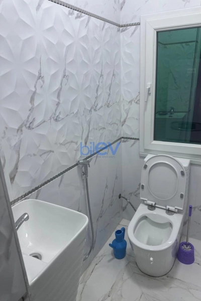 Aylıq Kirayə 4 otaqlı Həyət evi  130m², Bakı