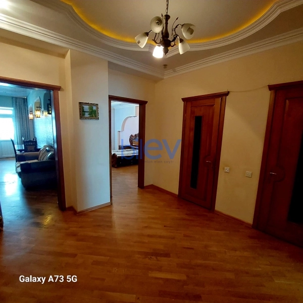 Aylıq Kirayə 2 otaqlı Yeni Tikili bina evi  101m², Bakı