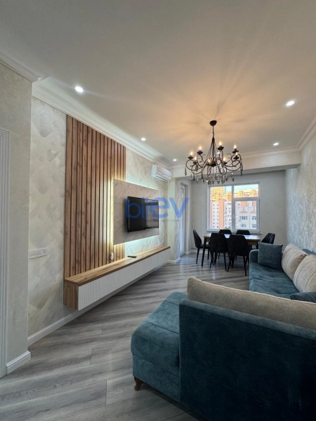 Aylıq Kirayə 3 otaqlı Yeni Tikili bina evi  80m², Bakı