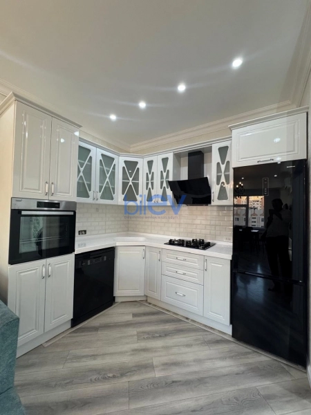 Aylıq Kirayə 3 otaqlı Yeni Tikili bina evi  80m², Bakı