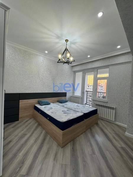 Aylıq Kirayə 3 otaqlı Yeni Tikili bina evi  80m², Bakı