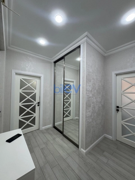 Aylıq Kirayə 3 otaqlı Yeni Tikili bina evi  80m², Bakı