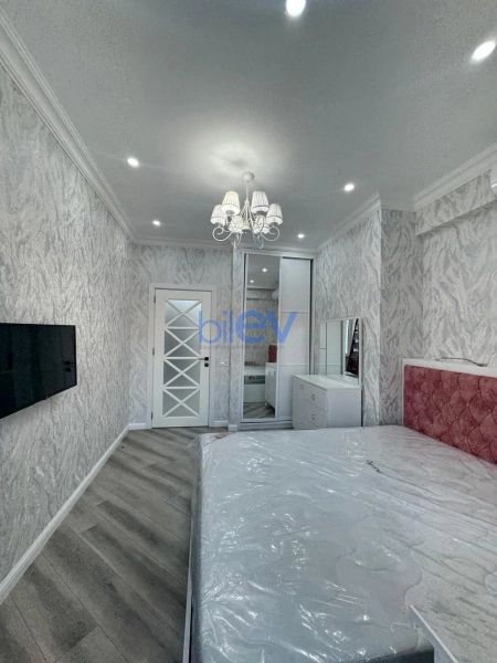 Aylıq Kirayə 3 otaqlı Yeni Tikili bina evi  80m², Bakı