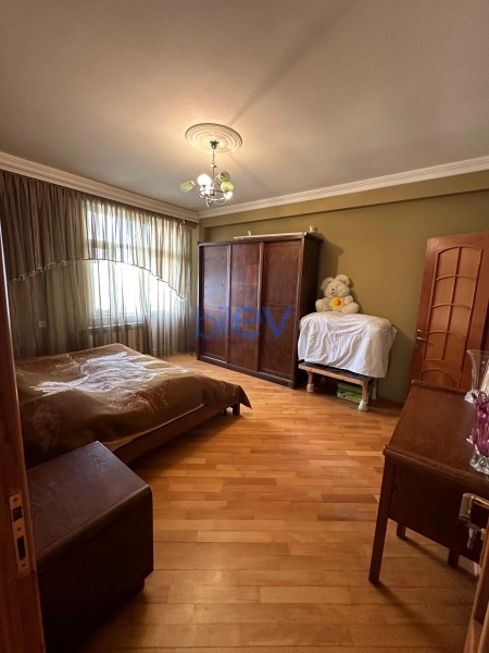 Aylıq Kirayə 3 otaqlı Yeni Tikili bina evi  125m², Bakı