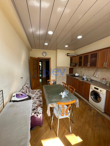 Aylıq Kirayə 3 otaqlı Yeni Tikili bina evi  125m², Bakı
