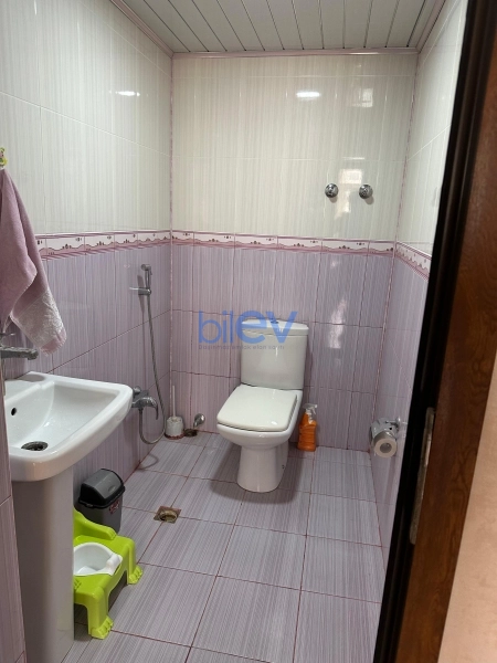 Aylıq Kirayə 3 otaqlı Yeni Tikili bina evi  125m², Bakı