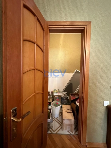 Aylıq Kirayə 3 otaqlı Yeni Tikili bina evi  125m², Bakı
