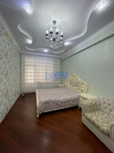 Aylıq Kirayə 3 otaqlı Yeni Tikili bina evi  114m², Bakı