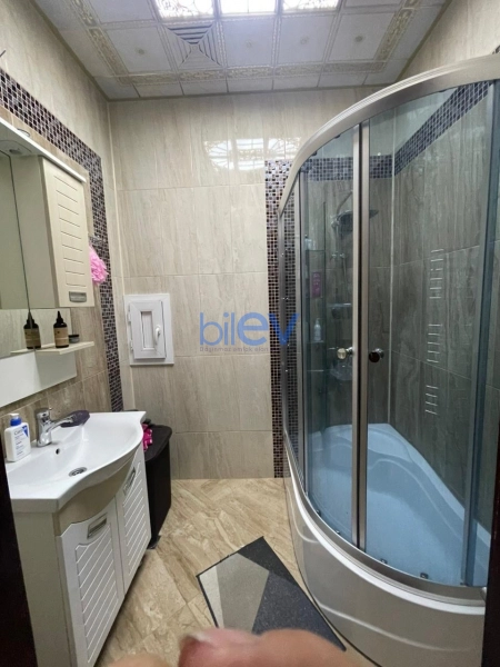 Aylıq Kirayə 3 otaqlı Yeni Tikili bina evi  114m², Bakı