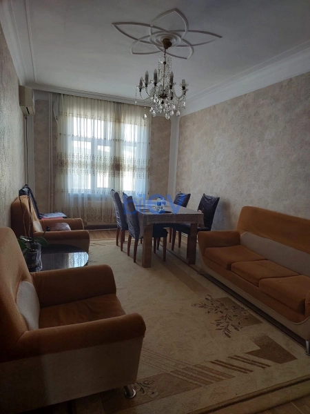 Aylıq Kirayə 3 otaqlı Köhnə Tikili bina evi  60m², Bakı