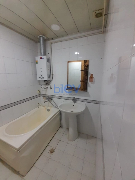 Aylıq Kirayə 2 otaqlı Köhnə Tikili bina evi  55m², Bakı