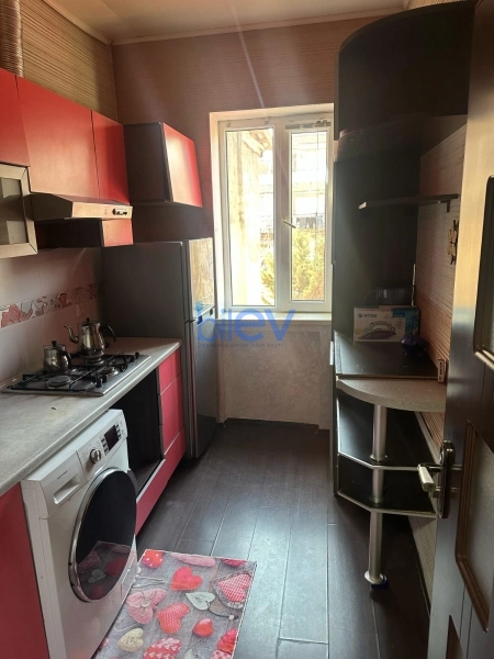 Aylıq Kirayə 2 otaqlı Köhnə Tikili bina evi  60m², Bakı