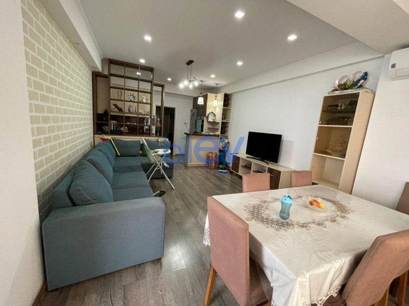 Aylıq Kirayə 3 otaqlı Yeni Tikili bina evi  88m², Bakı