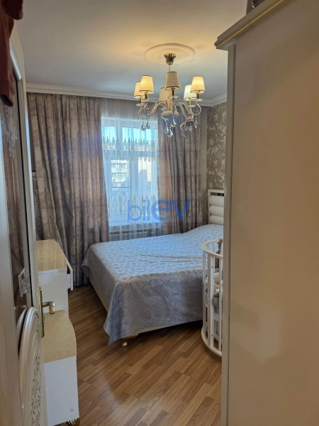 Satış 3 otaqlı Köhnə Tikili bina evi  75m², Bakı