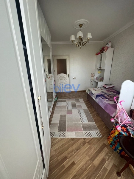 Satış 3 otaqlı Köhnə Tikili bina evi  75m², Bakı