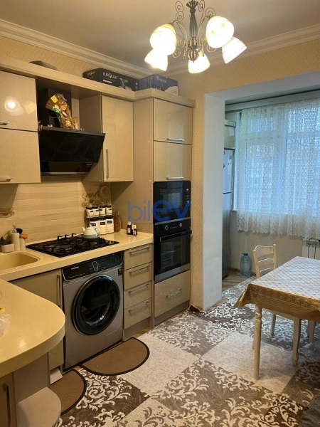 Satış 3 otaqlı Köhnə Tikili bina evi  75m², Bakı